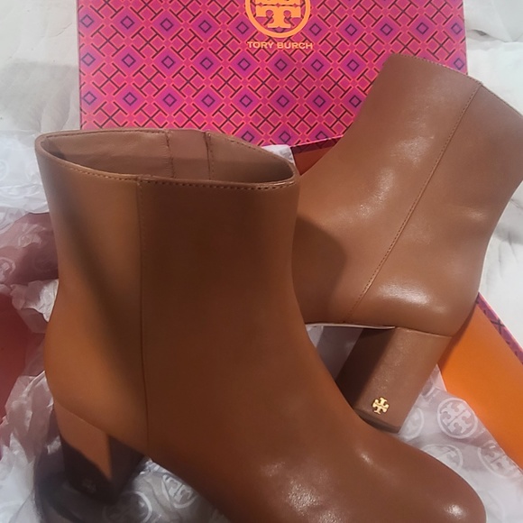Tory BurchLeather boots